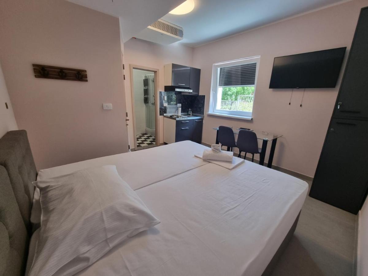 Artrock Residence Izola Ngoại thất bức ảnh