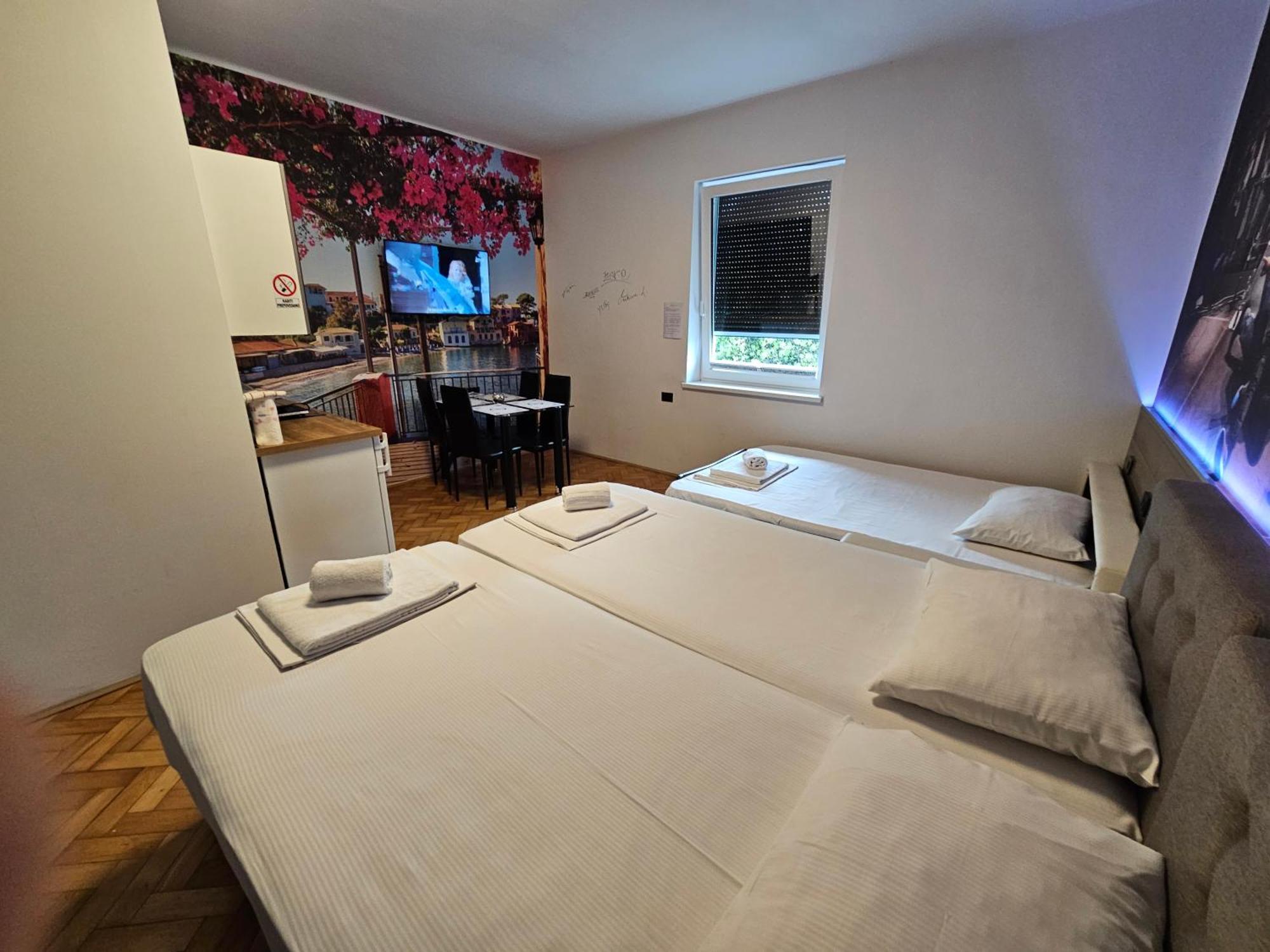 Artrock Residence Izola Ngoại thất bức ảnh